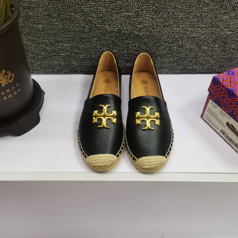 Other flat shoes